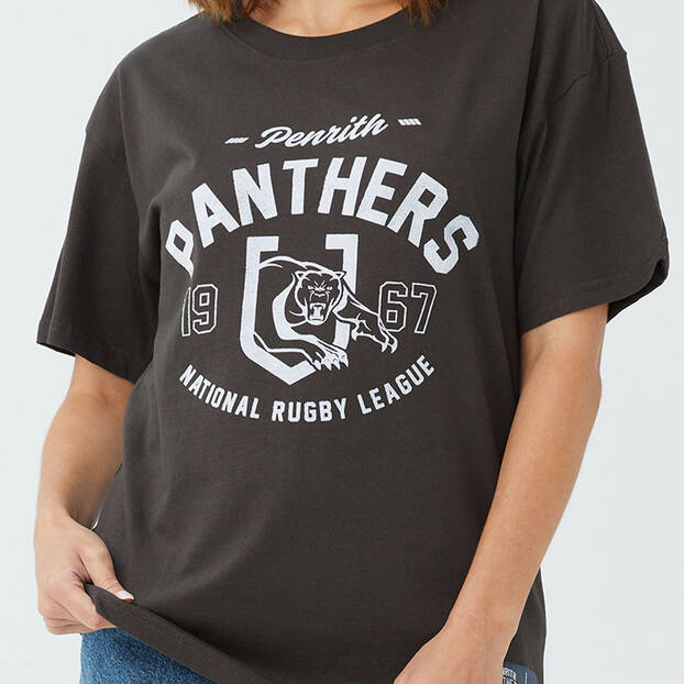 Panthers Women's Vintage Team T-Shirt1